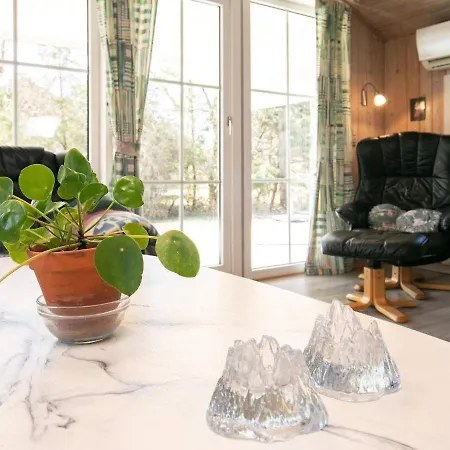 8 Person Holiday In Bl Vand Vakantiehuis Blåvand