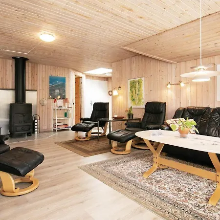 8 Person Holiday In Bl Vand Blavand