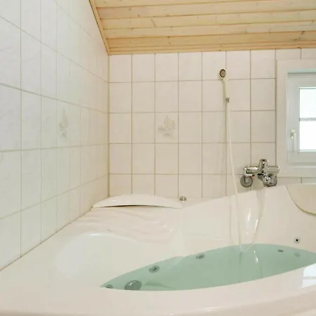 8 Person Holiday In Bl Vand Vakantiehuis *